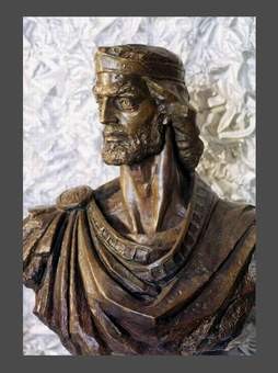 Busto di re Manfredi, realizzato dallo scultore Daro Lazarov, Manfredonia scalinata del comune.